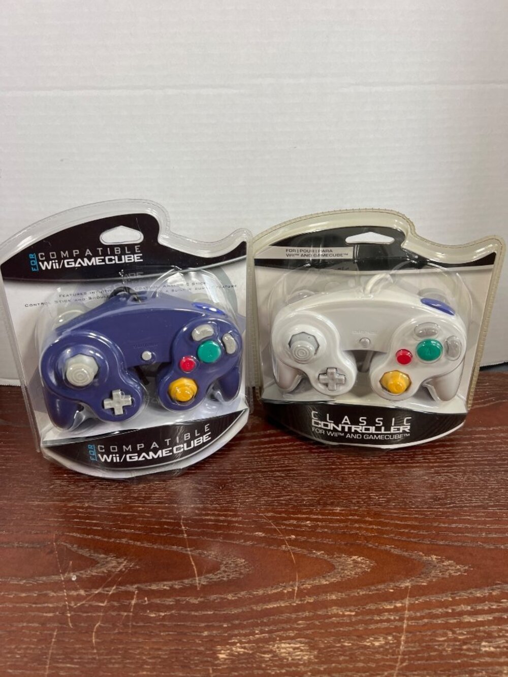 Compatible Wii/GameCube Controllers - Classic Wired Design - Purple & White - Ne